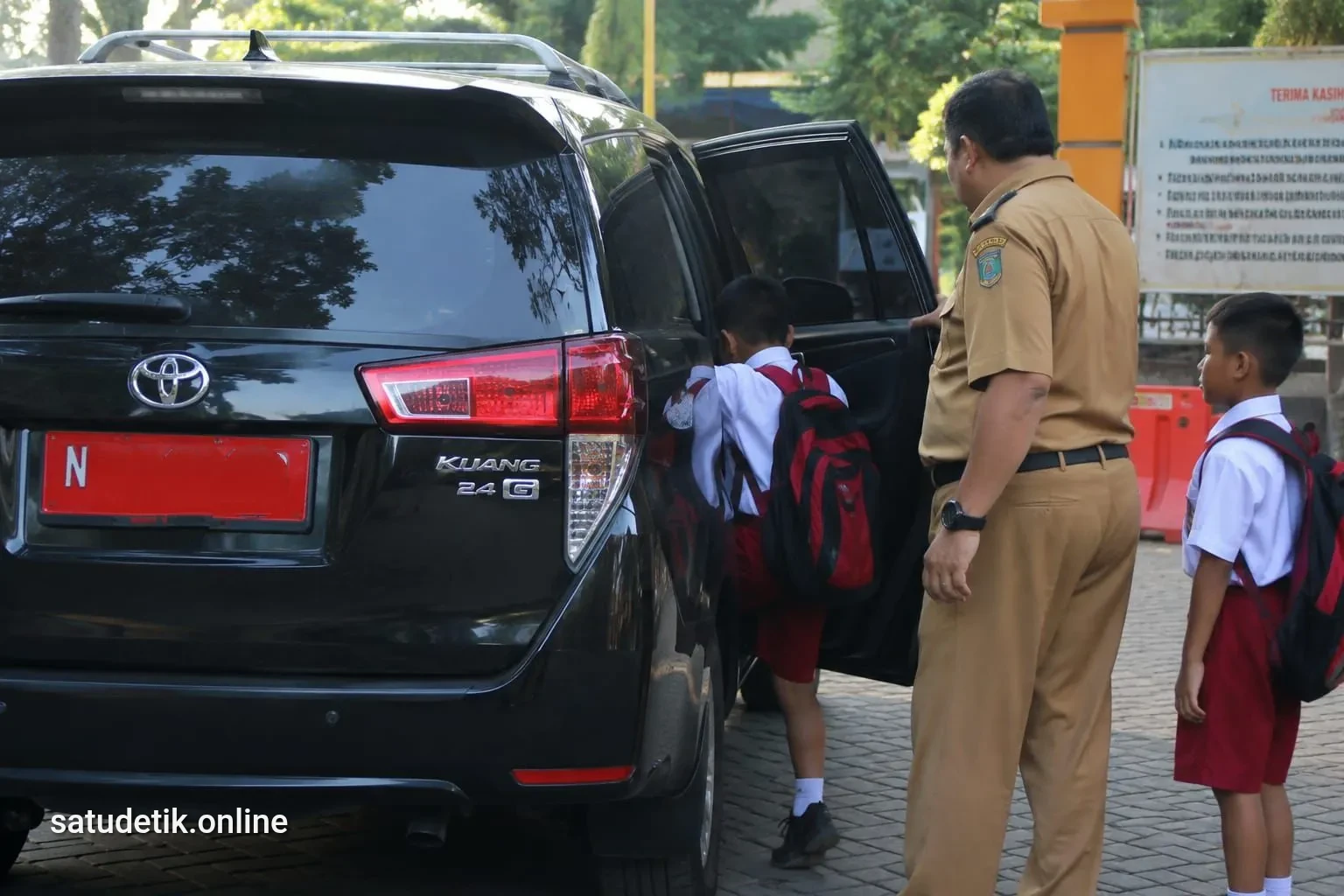 Sekda Lumajang: Foto & Kirim ke Saya Kalau Mobil Dinas Dipakai Antar-Jemput Anak Sekolah